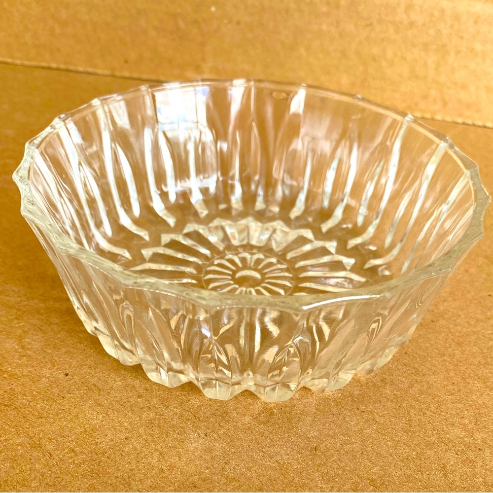 Elegant Vintage Clear Cut Glass Dessert or Berry Bowl Trinket Nuts Snacks